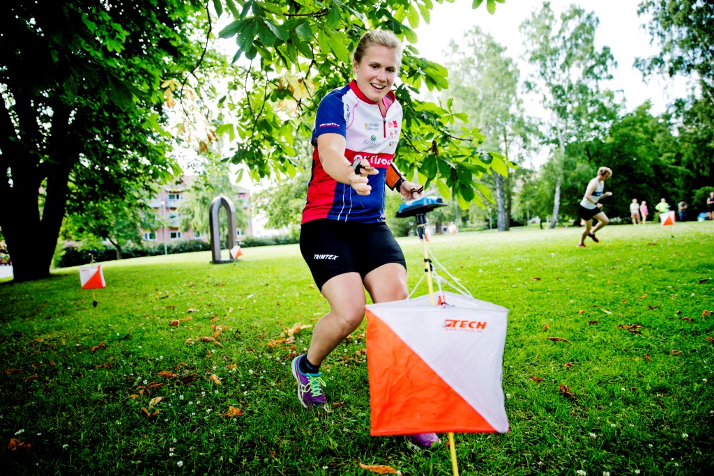 Sprintträningen inleddes med en lekfull uppvärmning som gav startordningen.