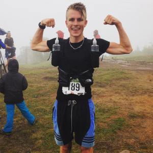 Urstark nia i Tromsdalstind skyrace.  Foto: Okänd