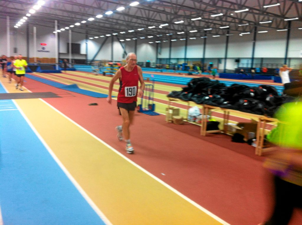 Krutgubben Stig Söderström hade inga som helst bekymmer att avverka 218 varv i Tybbellundshallen i december i fjol.  Foto: Jonas Brännmyr