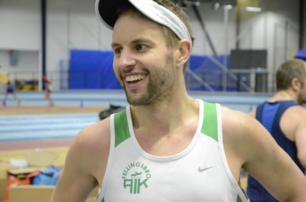 Johan Dahl pustar ut och ger segerintervju.  Foto: Jonas Brännmyr