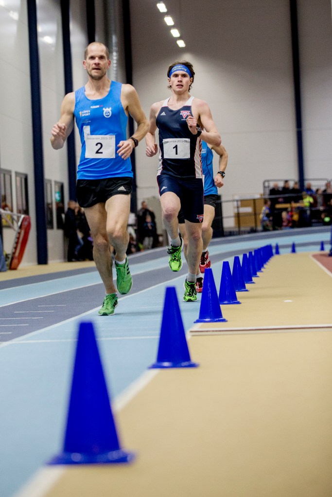Erik Anfält, Martin Regborn och Mattias Nätterlund (skymd) på väg mot 600-meterspasseringen. Foto: Veronika Ljung-Nielsen