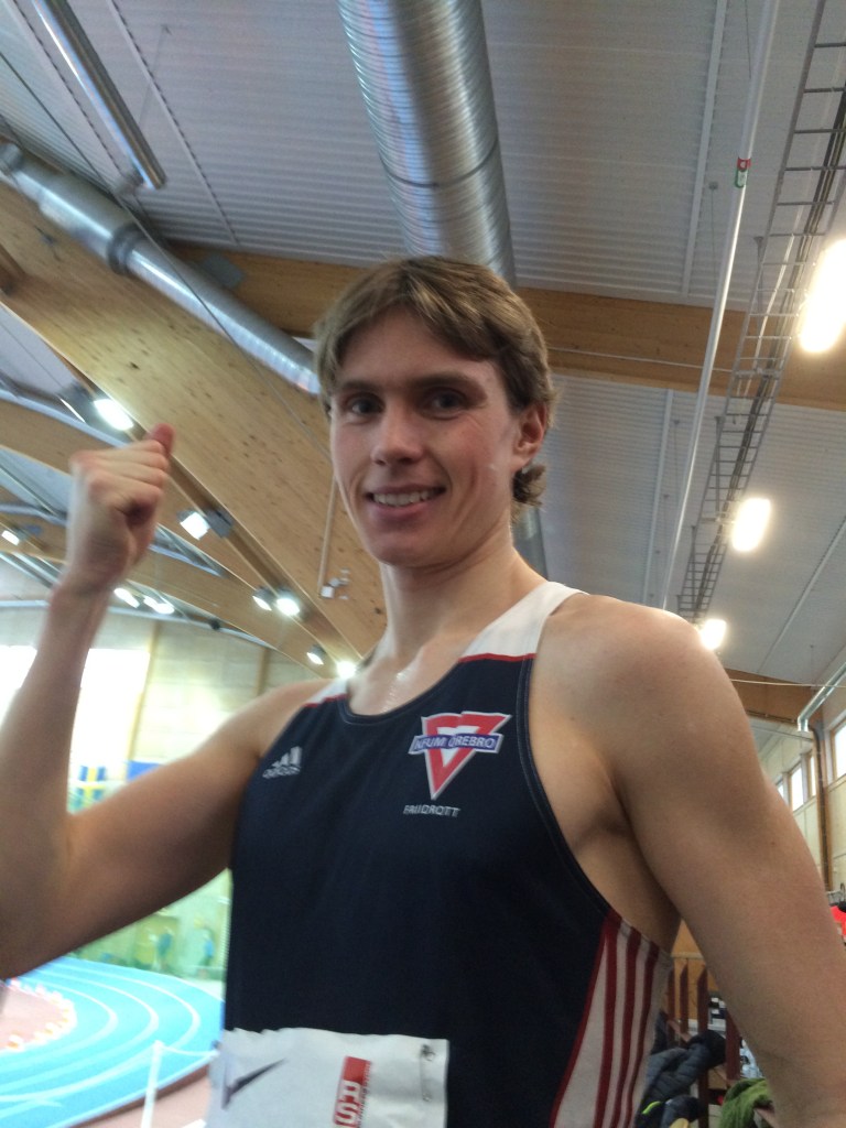 Martin Regborn firar personliga rekordet på 3 000 meter.  Foto: Mikael Kroon