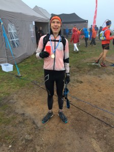 Trött, blöt och lycklig på mållinjen.  Foto: Dennis Brännmyr